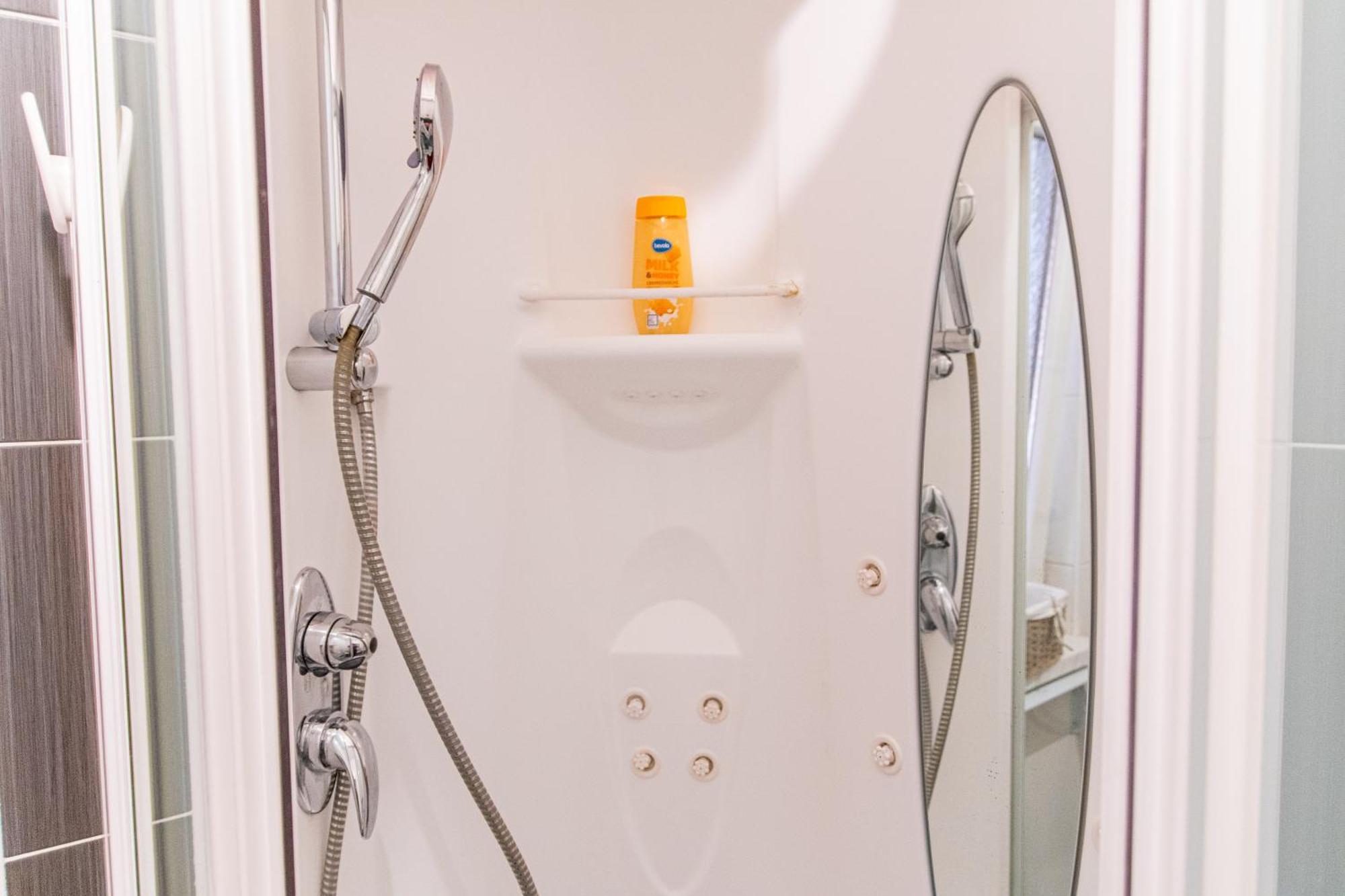 Flexible Selfcheckins 57 - Zagreb - Parking - New Apartamento Exterior foto